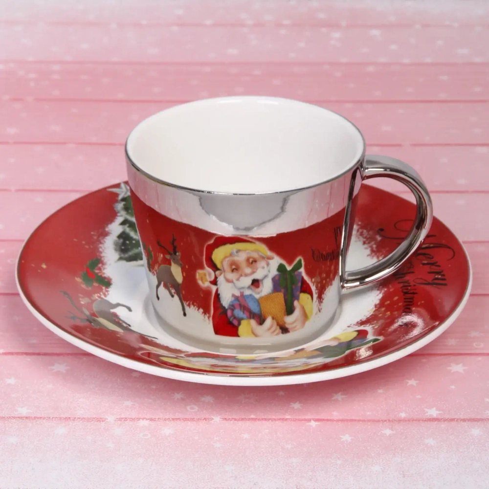 Чайная пара (зеркальная кружка 230мл+блюдце) анаморфный дизайн «Санта», красная