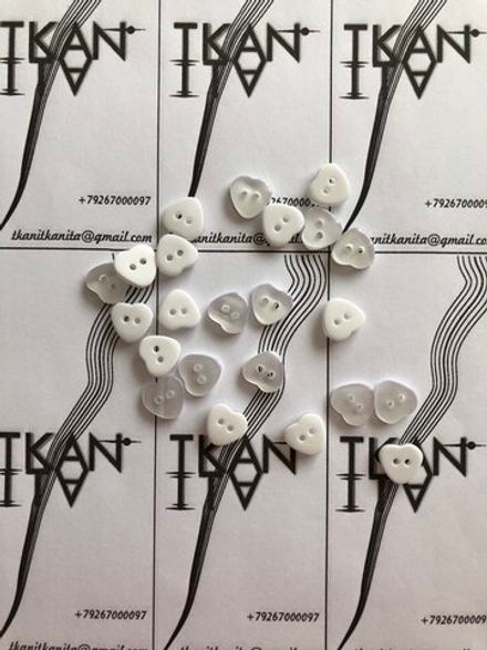 Пуговица пластиковая двухпрокольная "сердце" (Пластик, Белое сердце, 12)