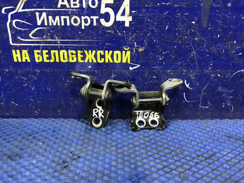 Петля двери задней правой Honda FIT 2013-2017