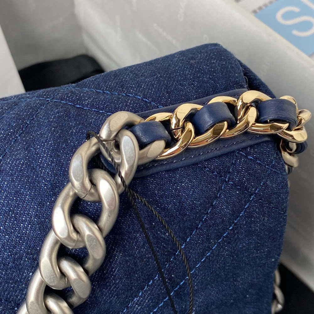 Chanel 19 26 cm