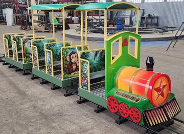 Детская железная дорога «ЗВЕЗДОЧКА» для парка (с крышей)