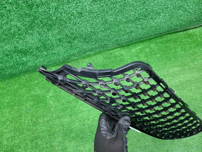 Решетка радиатора левая Mercedes GLE V167 (18-24)