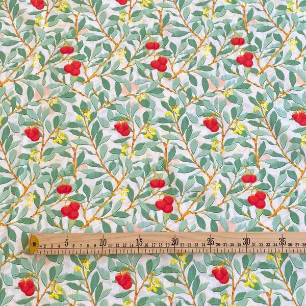 ЯГОДЫ НА СВЕТЛОМ В СТИЛЕ У. МОРРИСА, 100% хлопок Handmade Fabrics 2