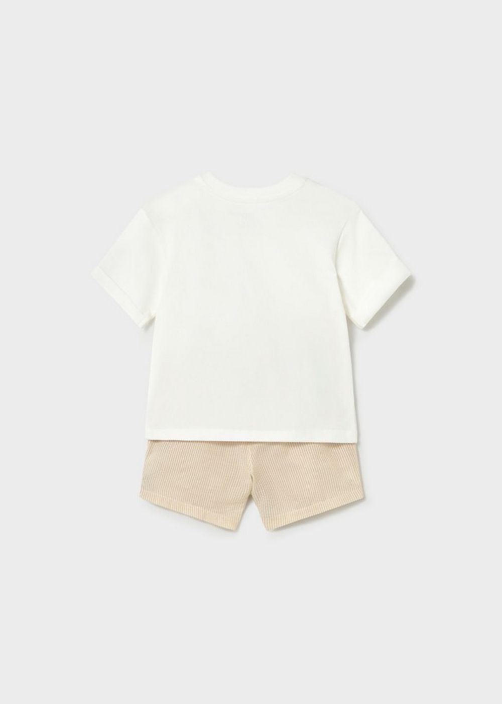 футболка с шортами