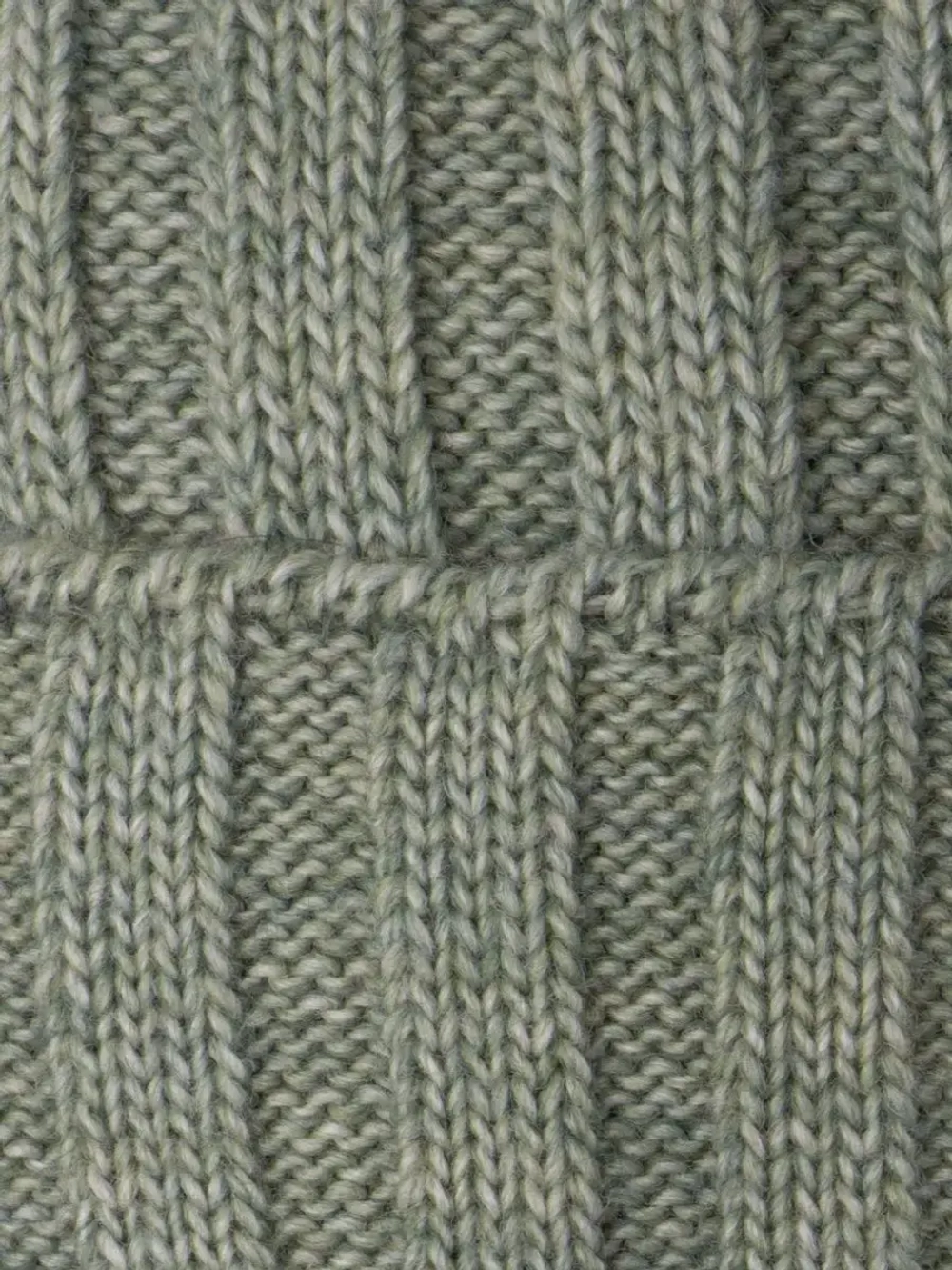 Шапка детская зимняя вязаная с помпоном и снуд