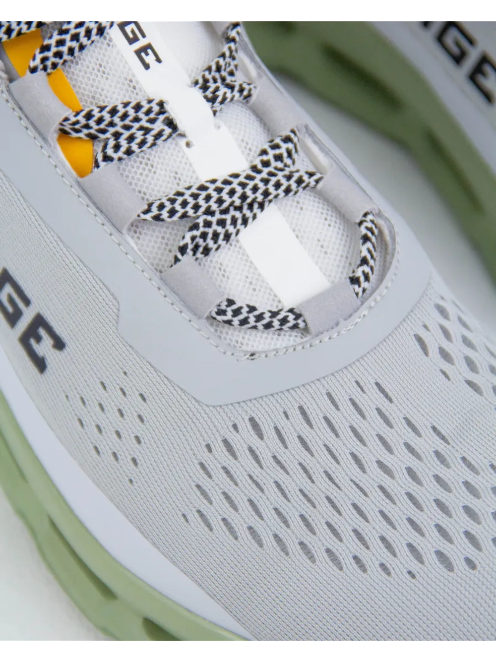 Беговые кроссовки с поддержкой стопы и двойной амортизацией