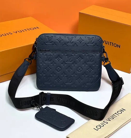 Сумку-мессенджер Louis Vuitton Trio, синий