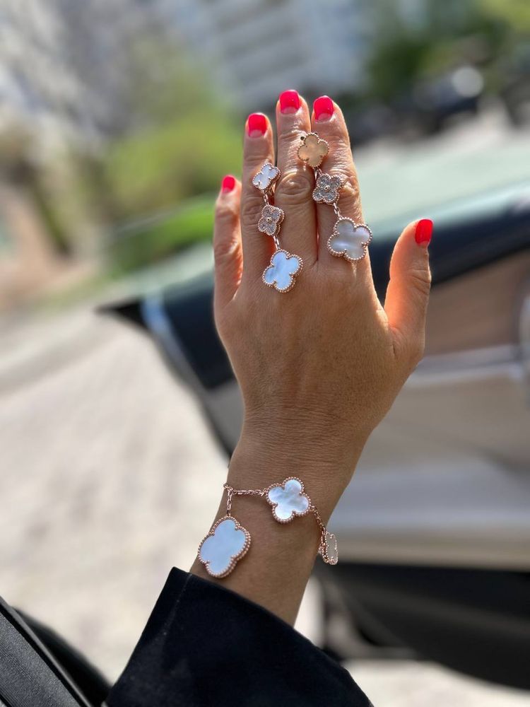 Серьги Van Cleef &amp; Arpels