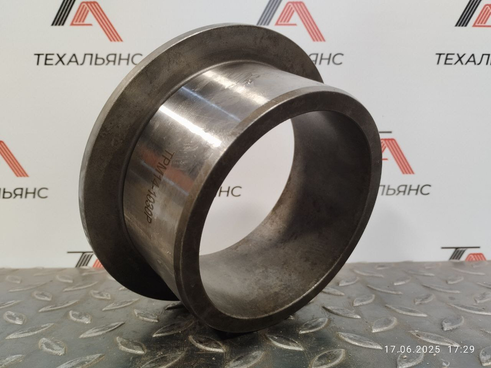 Втулка 17M-50-24170
