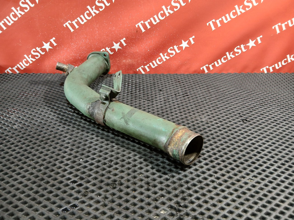 Патрубок системы охлаждения