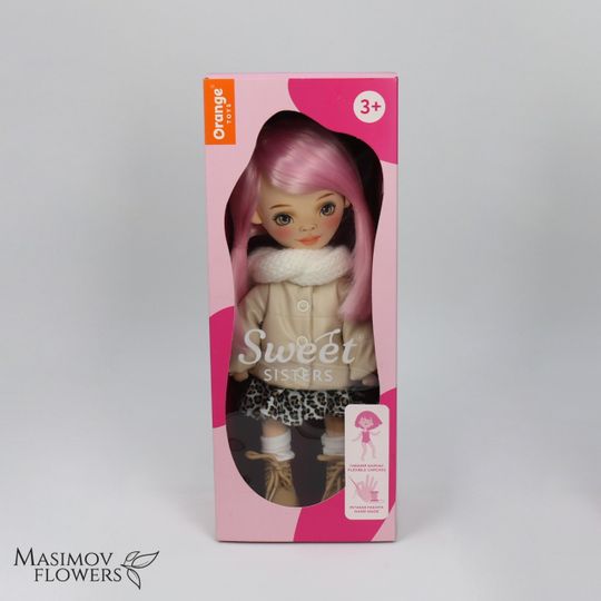 Кукла Белла в молочной курточке