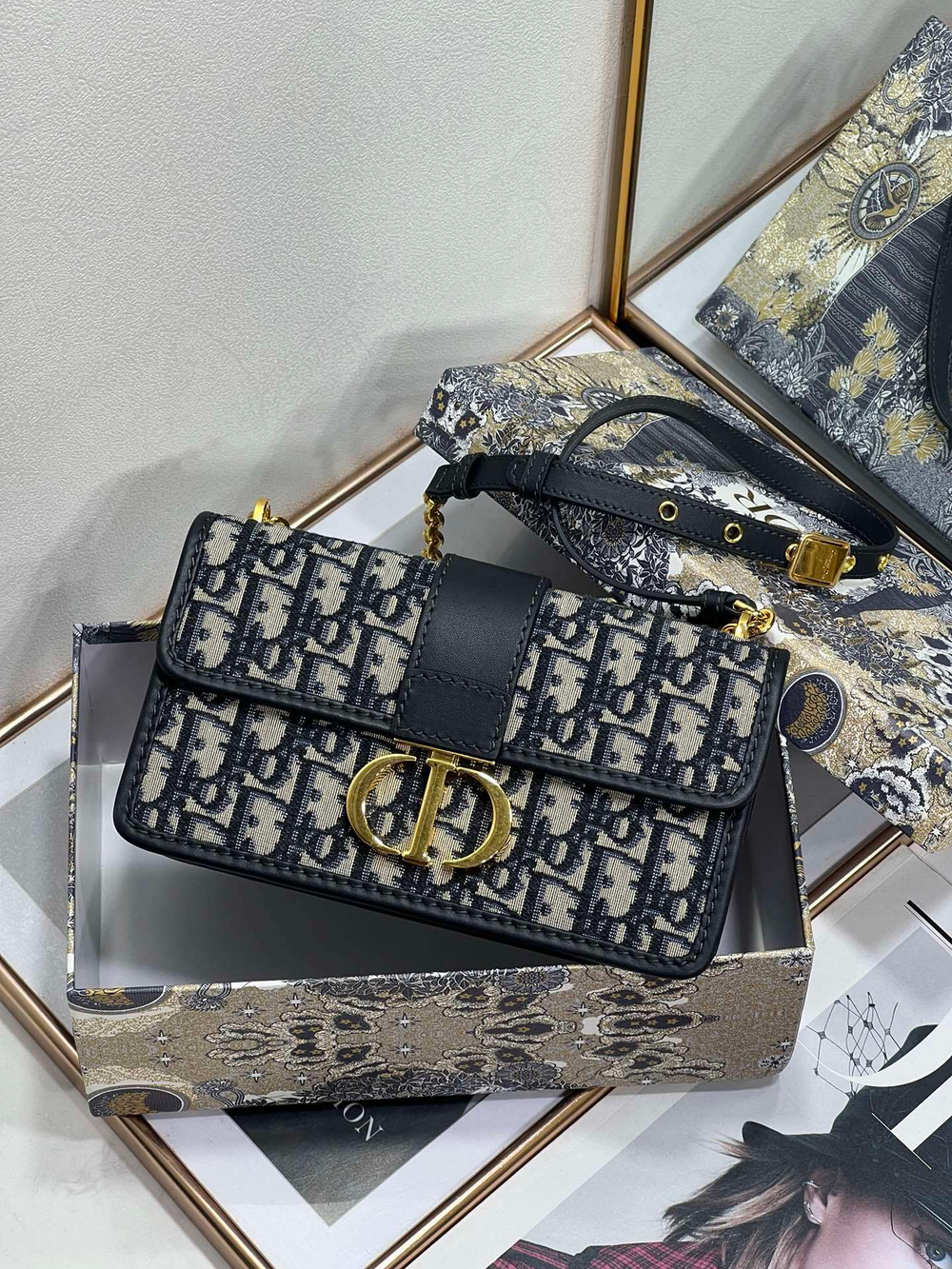 Christian Dior 30 Montaigne East-West Bag with Chain