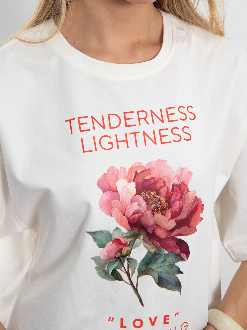 Футболка женская с оверсайз Пион (молочный)