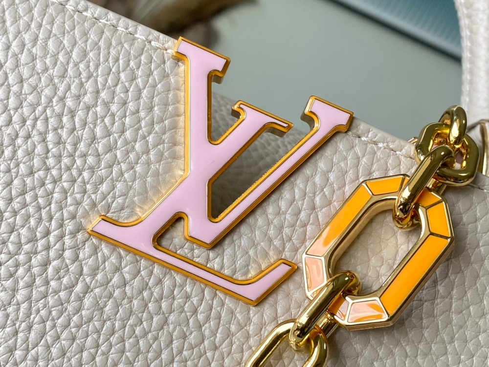Louis Vuitton Capucines BB