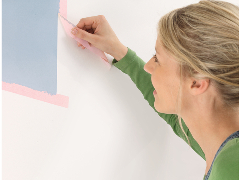 Малярная лента для деликатных поверхностей tesa® 04333, розовая