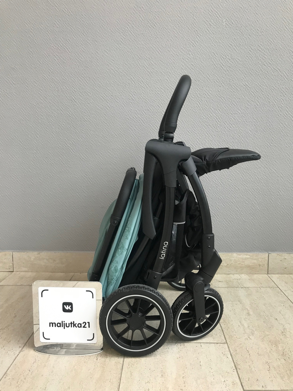 Коляска прогулочная Peppy Latina ART (mint fresh) мятная, вышивка