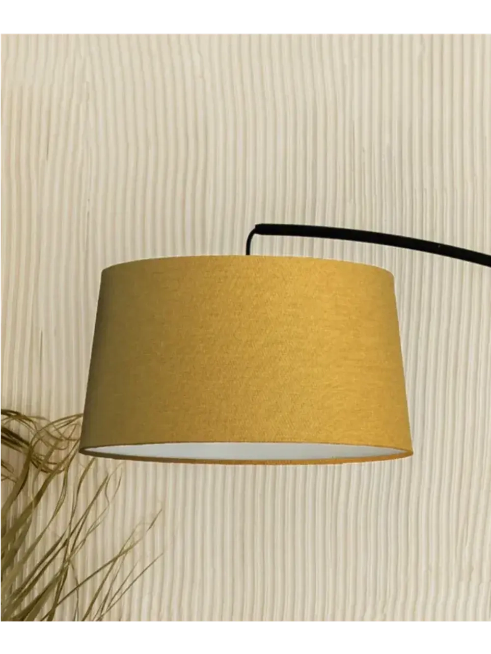 Торшер напольный с абажуром в гостиную современный