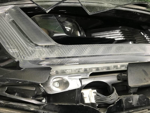 Битая Фара правая RR Vogue 5 L460 (21-нв) LED