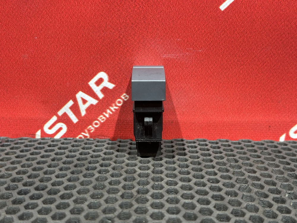 Кнопка освещения за кабиной 2023г