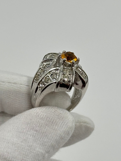 Кольцо с жёлтым кристаллом