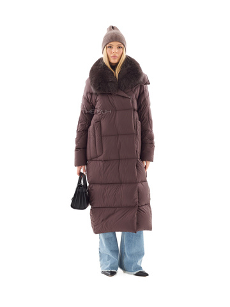 Длинный шоколадный пуховик с мехом песца