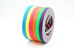 Профессиональный тейп 120mesh @trueGAFF 12мм/25м - Ярко Оранжевый (Светится в ультрафиолете) на тканевой основе для киносъемок и сцен тип Gaffer Pro tape