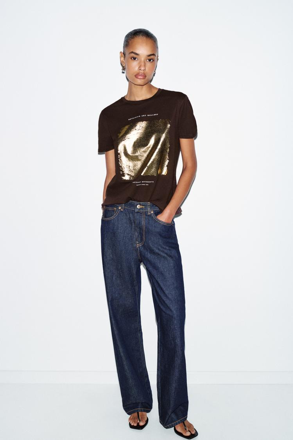 ZARA ФУТБОЛКА С МЕТАЛЛИЗИРОВАННЫМ ПРИНТОМ, КОРИЧНЕВЫЙ