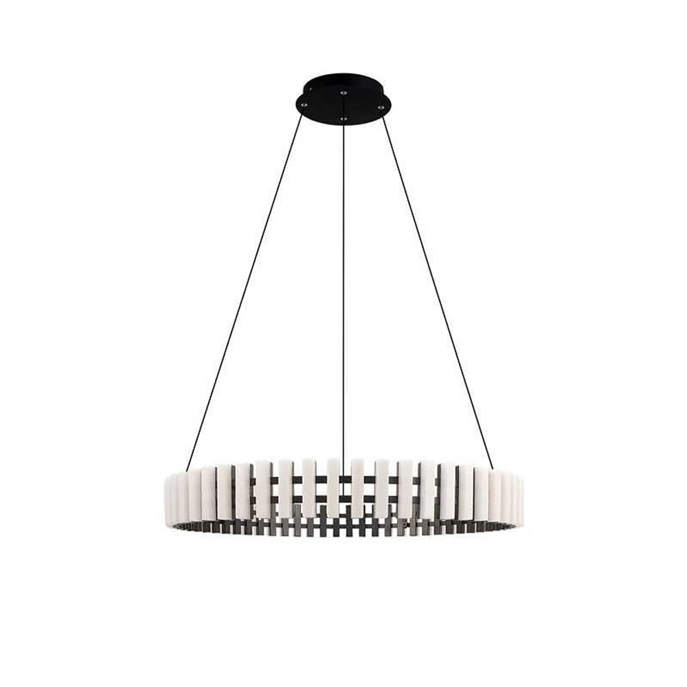 Современная подвесная люстра в форме кольца.