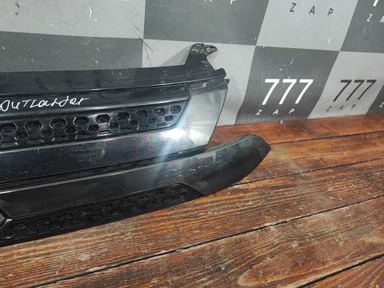 Решетка радиатора Mitsubishi Outlander 3 18-нв Б/У Оригинал 7450B304