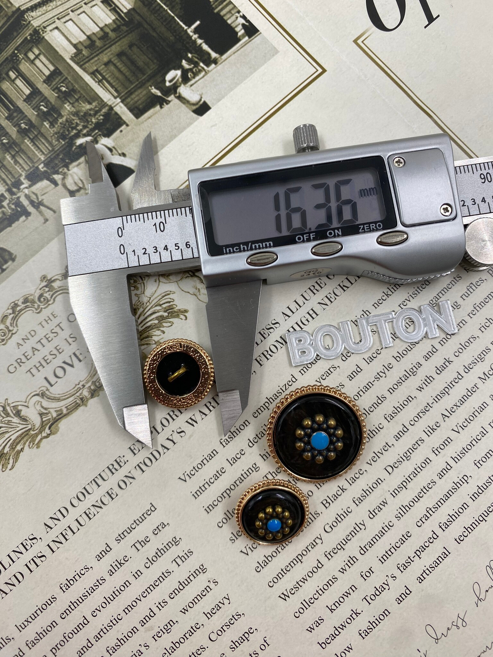 Пуговицы винтажные черный перламутр с цветком