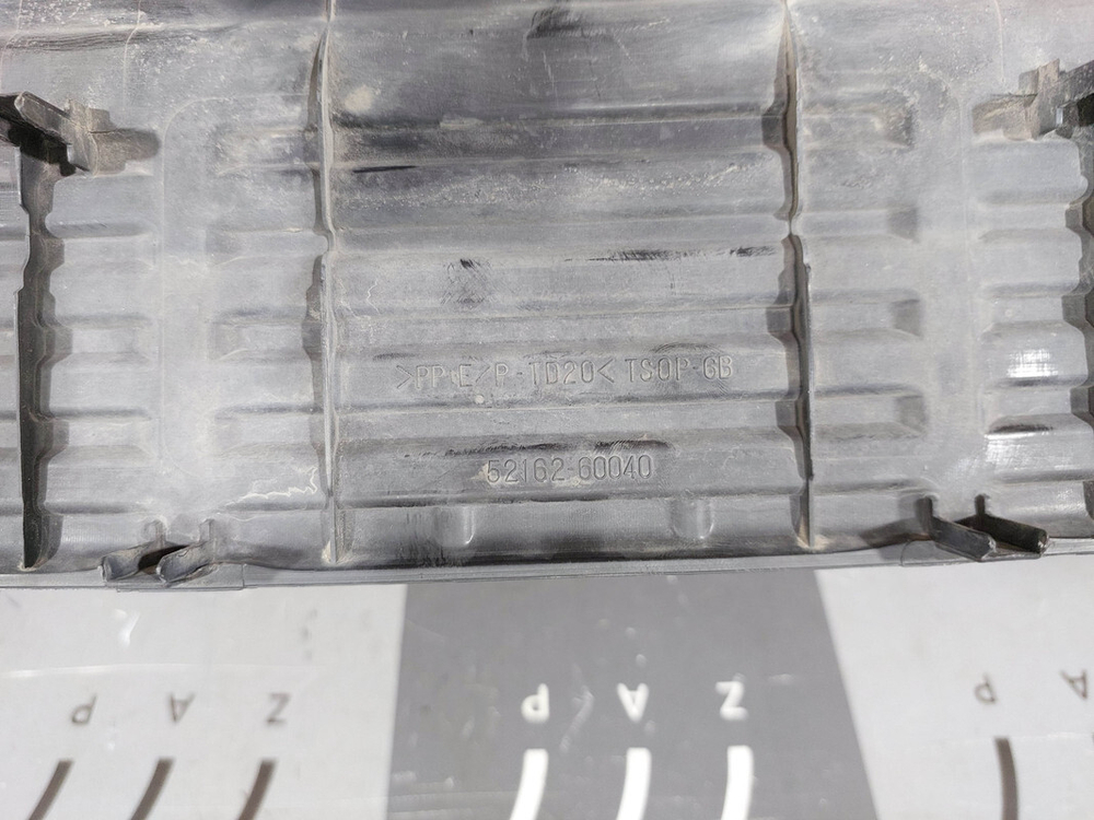 Накладка заднего бампера Toyota Land Cruiser 200 07-21 Б/У Оригинал 5216260040