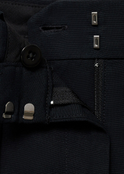 Костюмные шорты с защипами