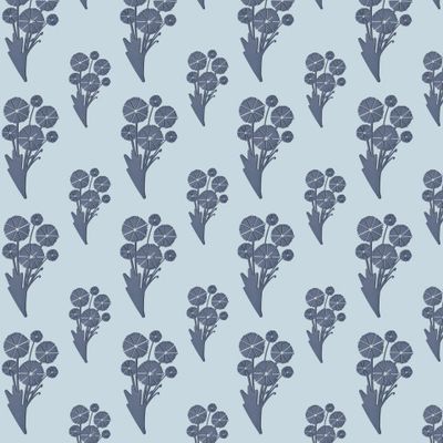 Букет васильков на голубом фоне