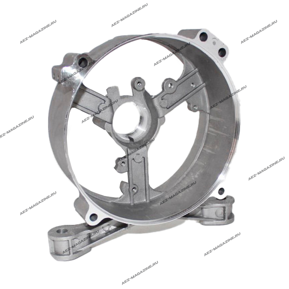 Задняя крышка бензогенератора, опора статора в скобках указана мощность (2,2-2,8)