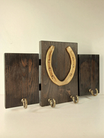 Ключница с металлической подковой