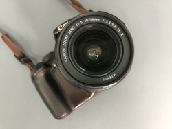 Canon EOS 1100D kit EF-S 18-55mm 3.5-5.6 IS II 14.500 кадров