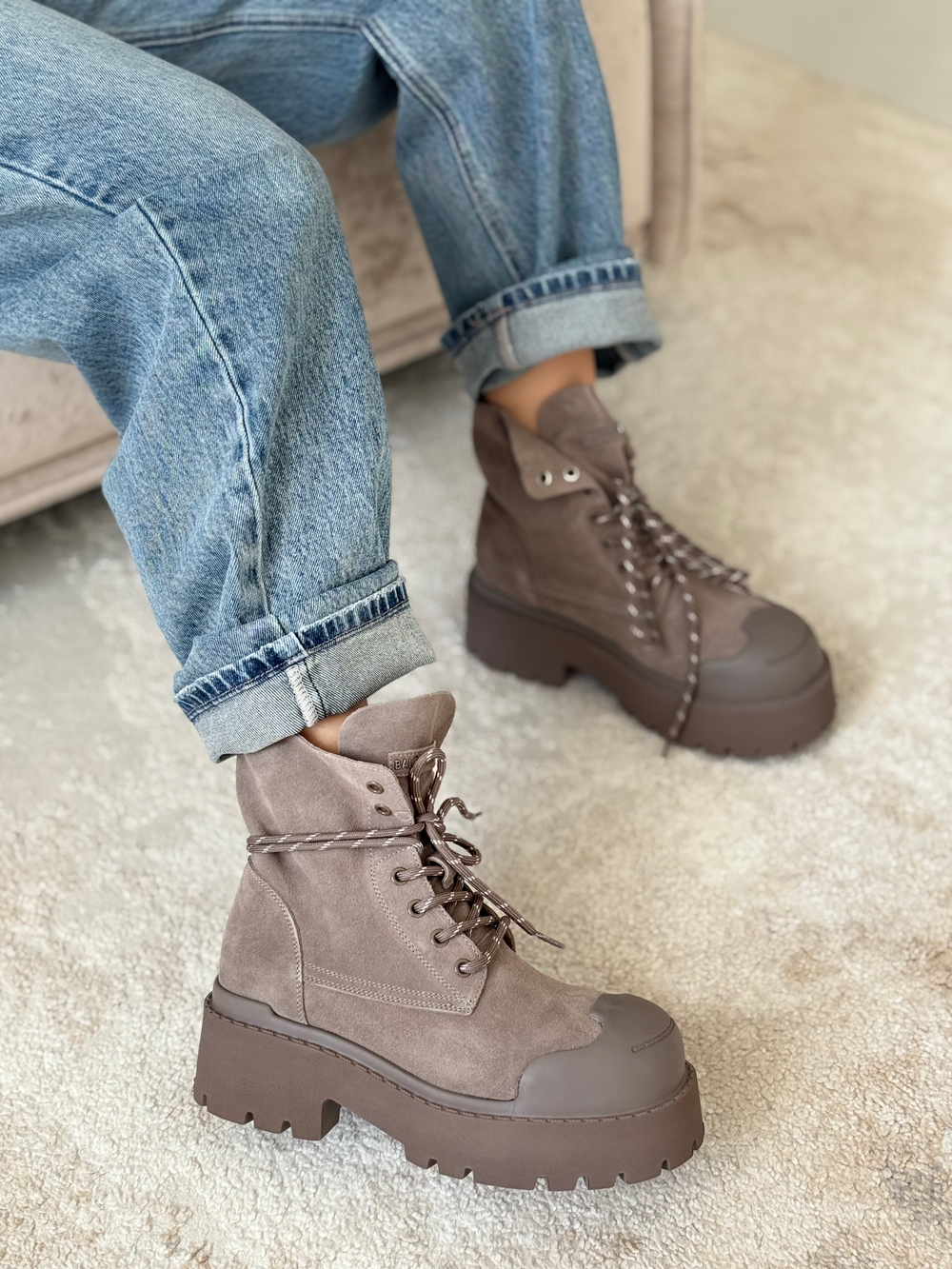 Ботинки из натуральной замши