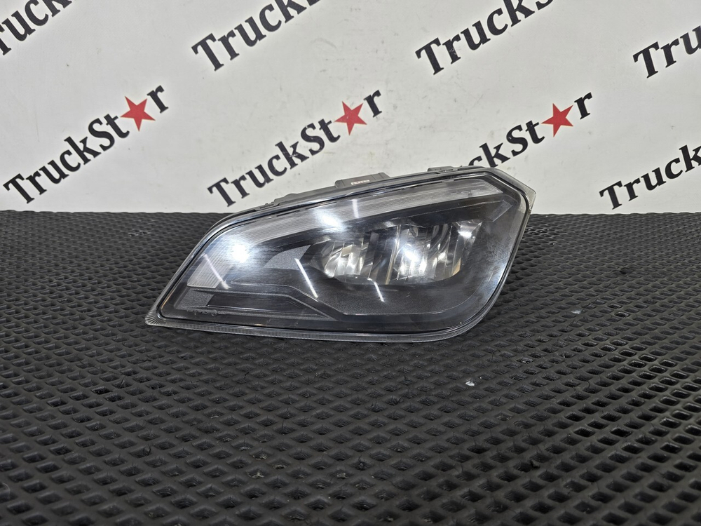 Фара противотуманная верхняя левая 2023г