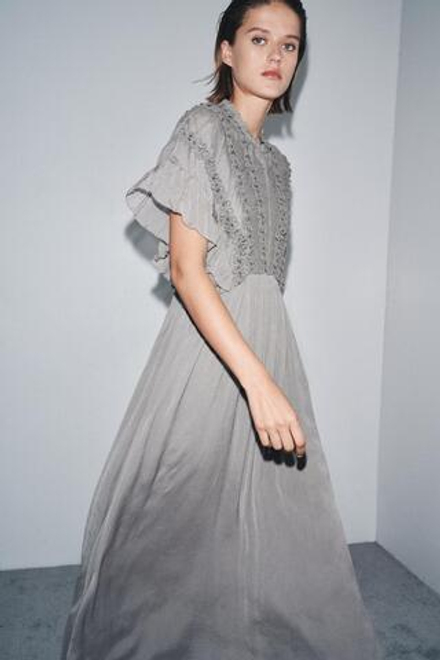 ZARA ПЛАТЬЕ С УЗЛАМИ И УКРАШЕНИЯМИ, СЕРЫЙ