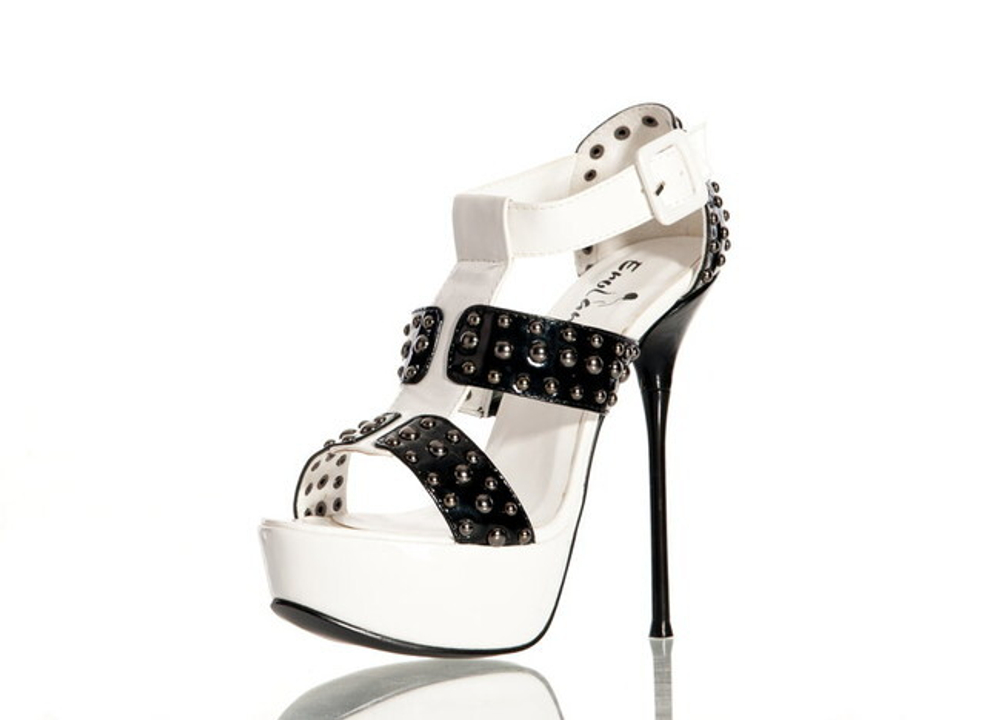 Туфли бело-черные лакированные с заклепками 39 (Цвет: черный с белым)