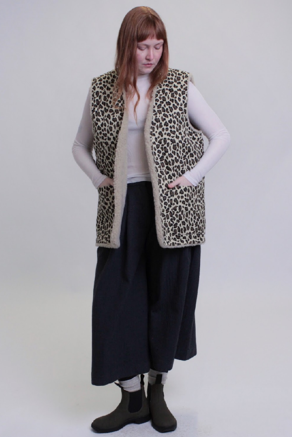 Леопардовый жилет с мехом