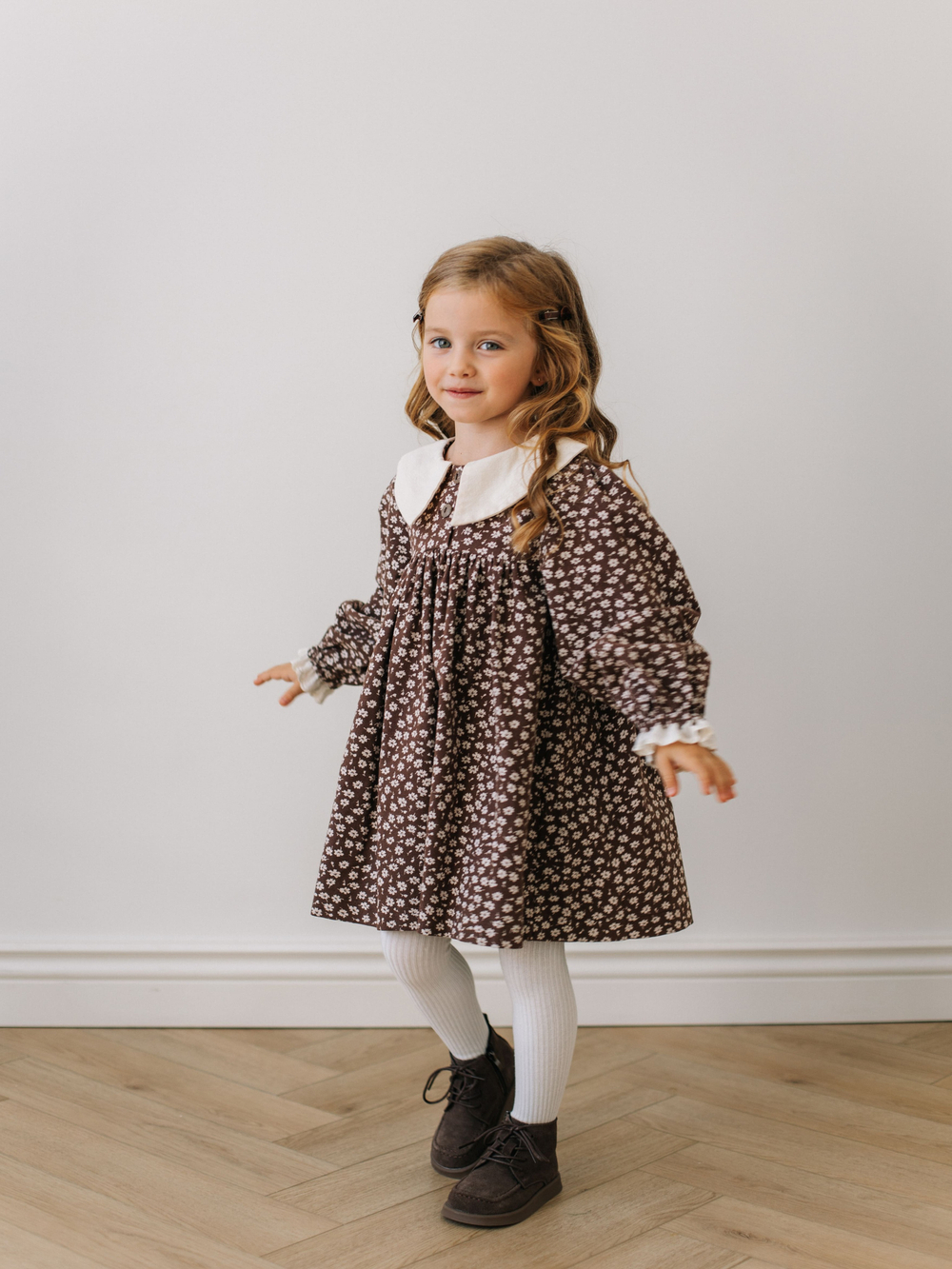 Платье с воротником в цветочек, Коричневый