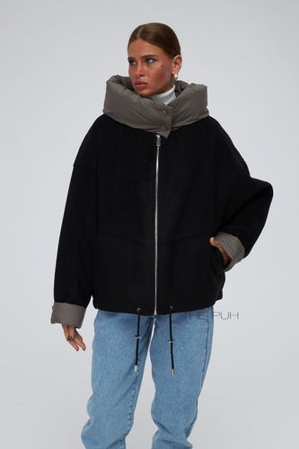 Черный комбинированный пуховик с серым капюшоном