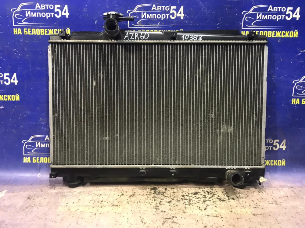 Радиатор двигателя TOYOTA NOAH 2001–2007