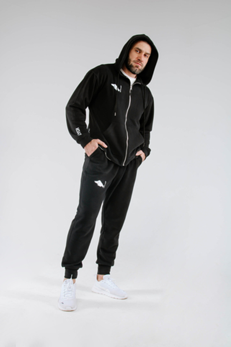 Спортивный костюм с кофтой на молнии