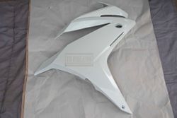 64330-MJW-J00ZJ. COWL, R. MIDDLE, *NHA96P*PEARL METALLOID WHITE, no stickers. Honda CBR500R/RA 2016-2018. Plastic CBR500