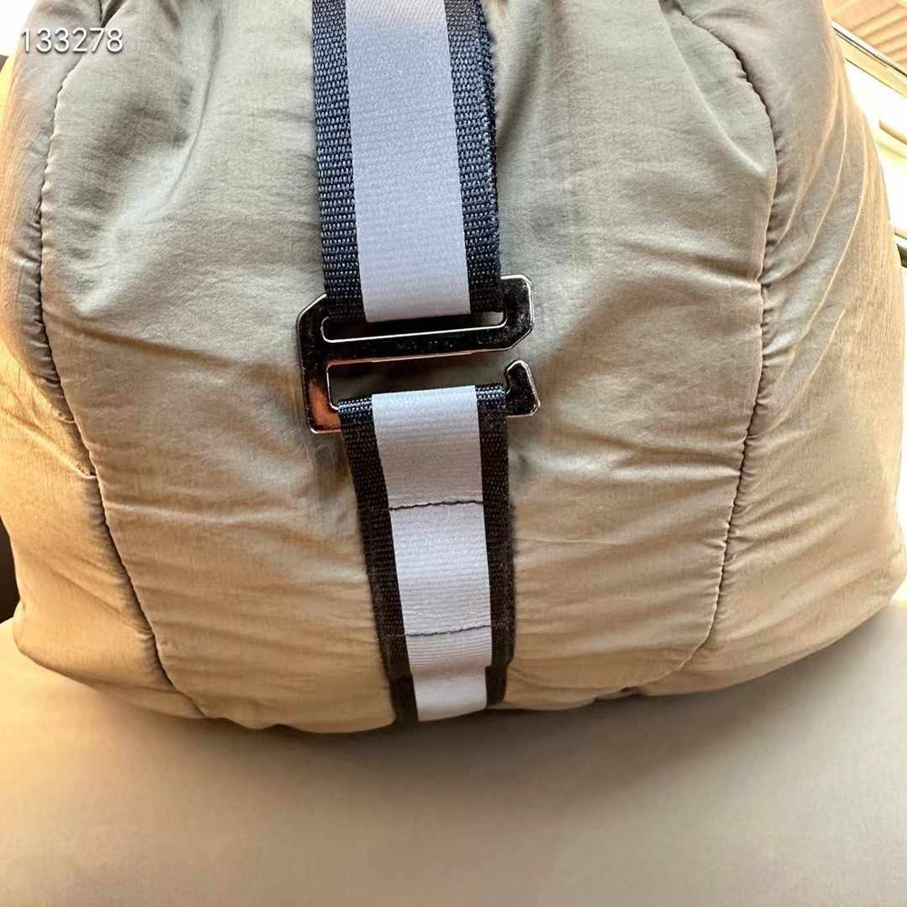 Пуховик Canada Goose