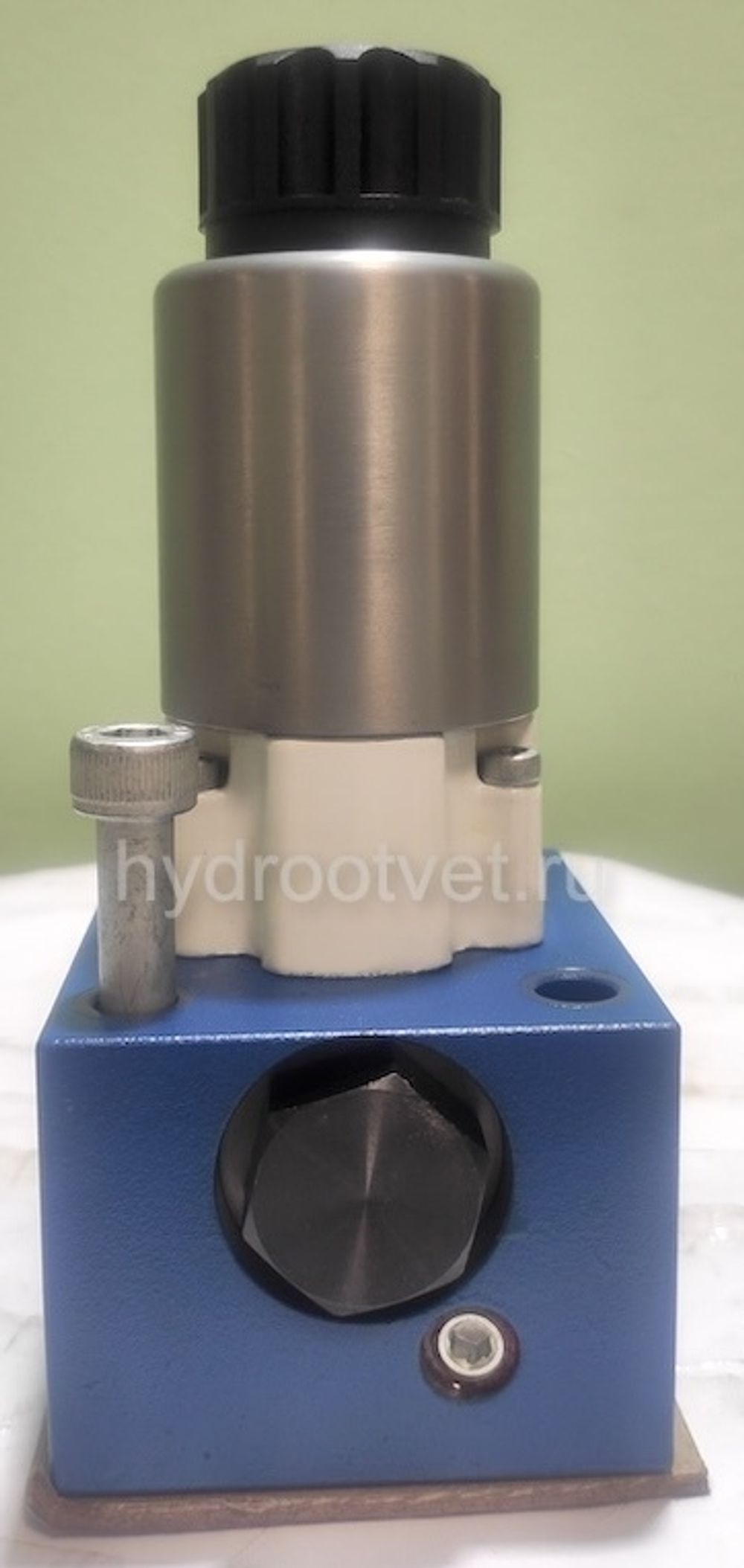 M-4SEW10D1X/630MG24N9K4 - Гидрораспределитель седельного типа Ду 10 с электроуправлением на 630 бар, схема D