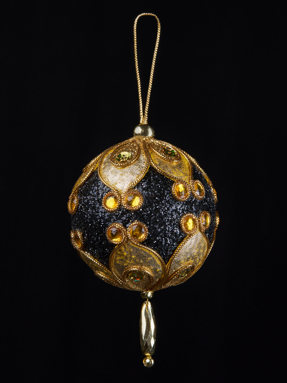 Шар с кисточкой 8х14см ChristmasDeLuxe черный с золотом