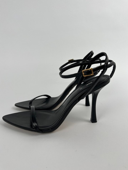 Босоножки Zara